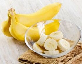 Les bananes sont un produit utile pour les formes féminines sinueuses. 